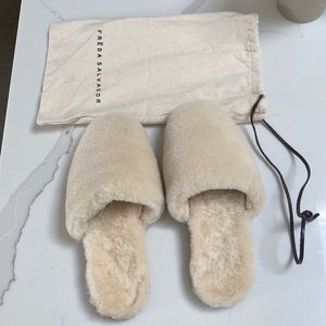 Freda Salvador Cream fuzzy shearling slippers, size M